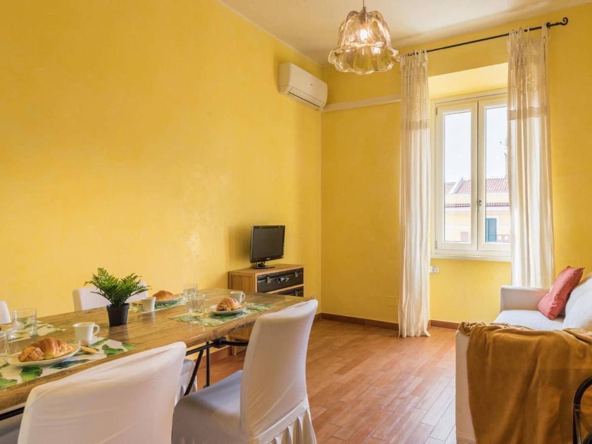 The Best Rent - Colourful Two-bedroom Near Termini Station Rom